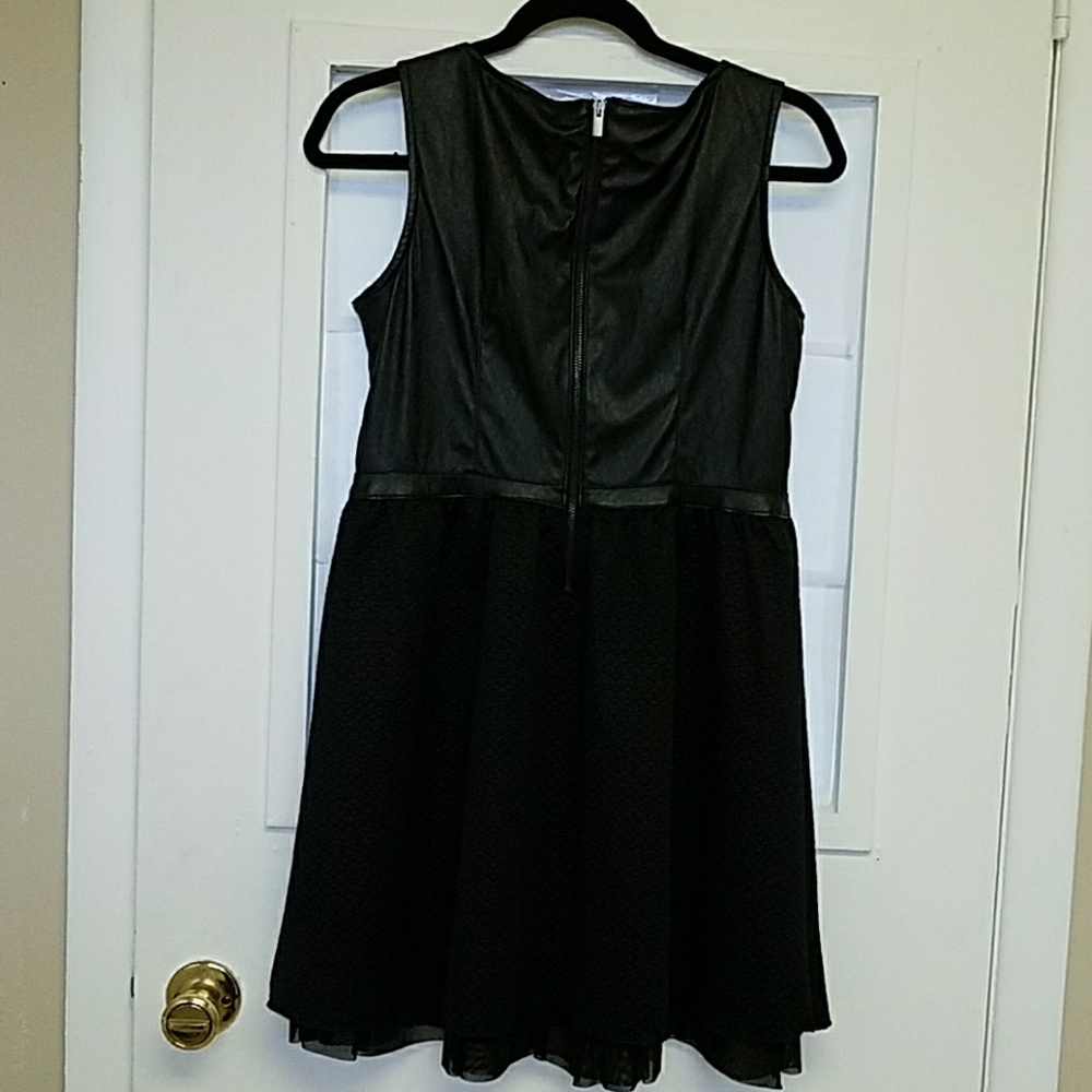 Dress - Picture 3 of 5